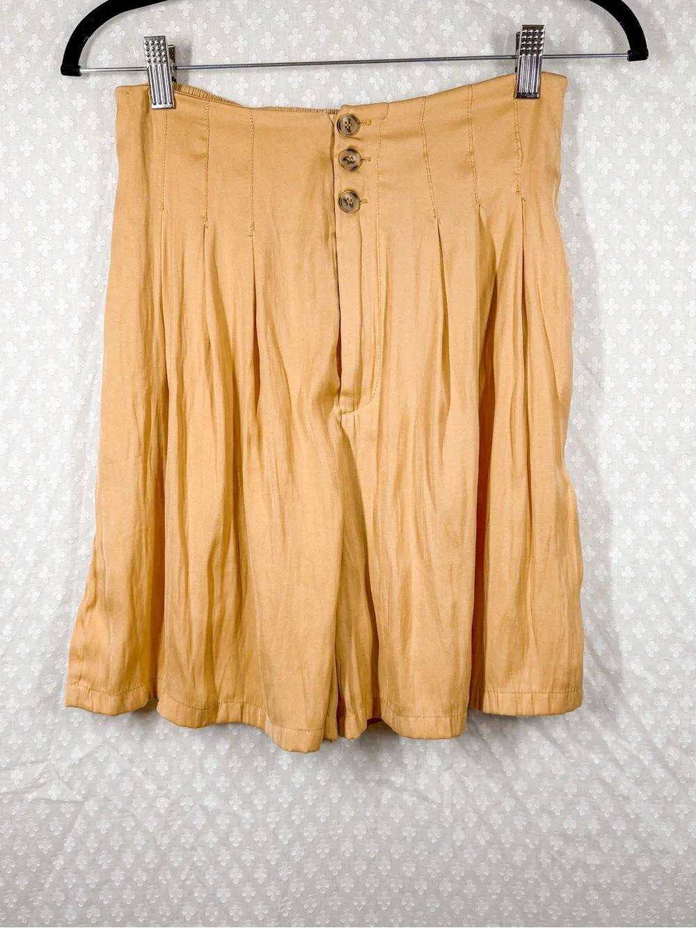 Free People‎ Yellow High Rise Pleated Satin Baggy Shorts